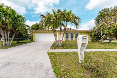6351 Moonstone Way, Delray Beach FL 33484