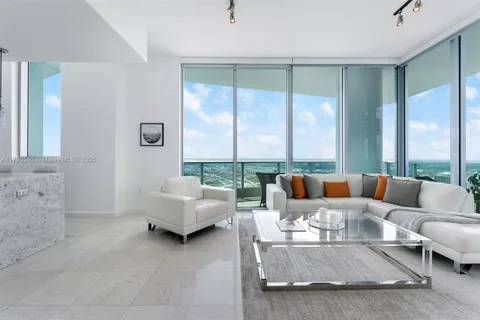 900 Biscayne Blvd # 5812, Miami FL 33132
