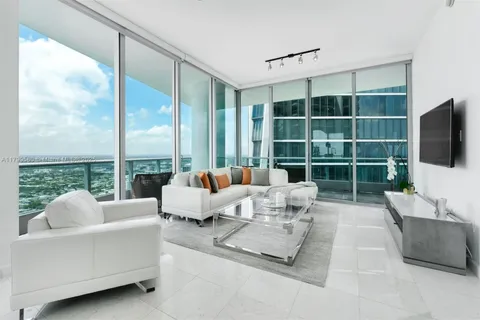 900 Biscayne Blvd # 5812, Miami FL 33132