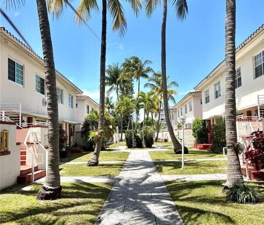 1195 Marseille Dr # 6, Miami Beach FL 33141