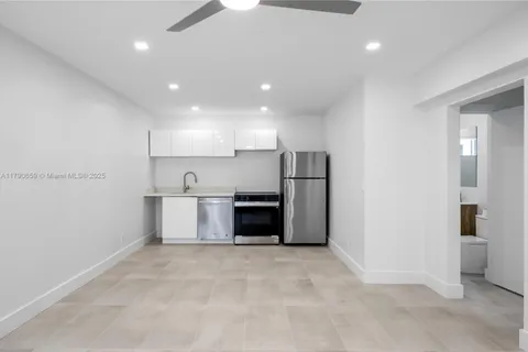 551 NE 26th St, Wilton Manors FL 33305