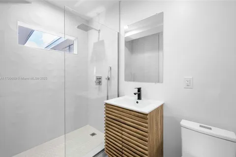 551 NE 26th St, Wilton Manors FL 33305