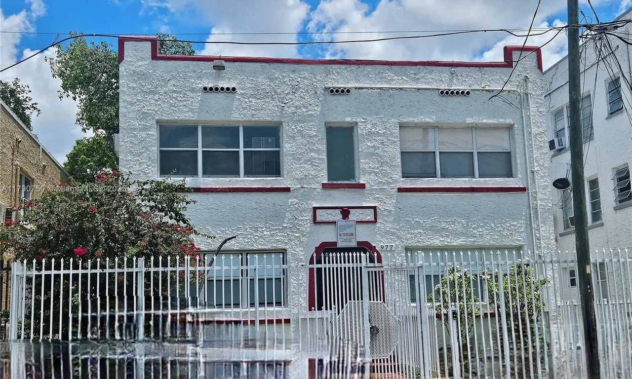 977 SW 5th St # 3, Miami FL 33130