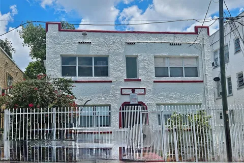 977 SW 5th St # 3, Miami FL 33130