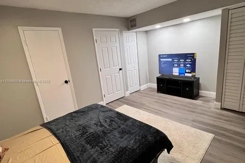 301 NW 177th St # 106, Miami Gardens FL 33169