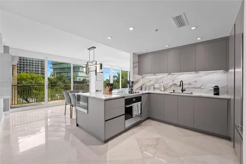 3400 SW 27th Ave # 201, Miami FL 33133
