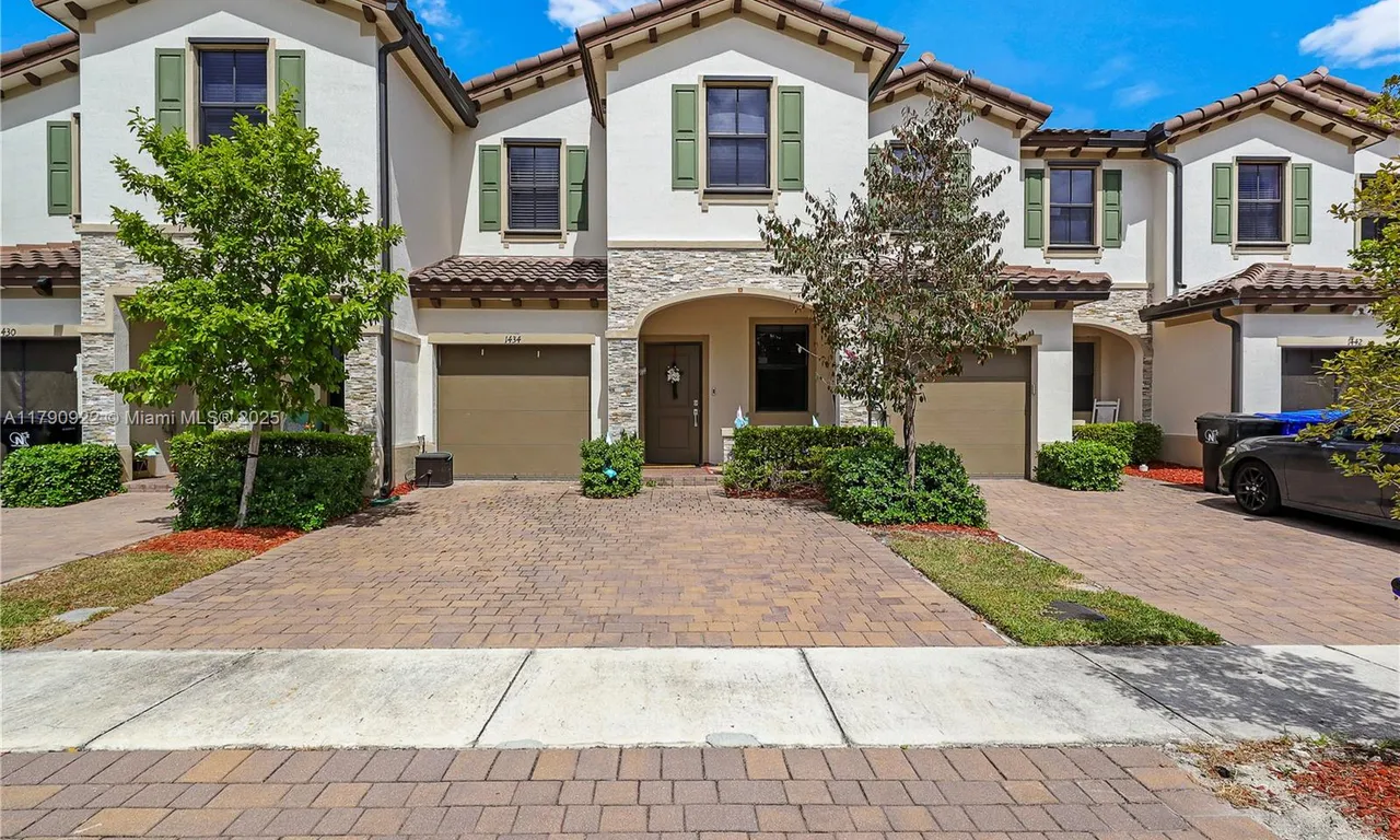 1434 SW 54th Ave, North Lauderdale FL 33068