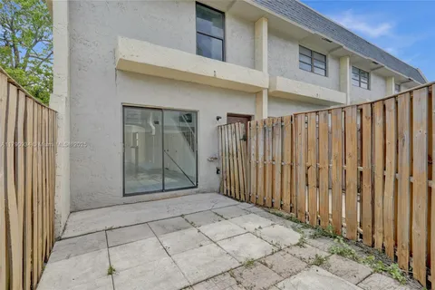 2306 NW 52nd Ave # 2306, Lauderhill FL 33313