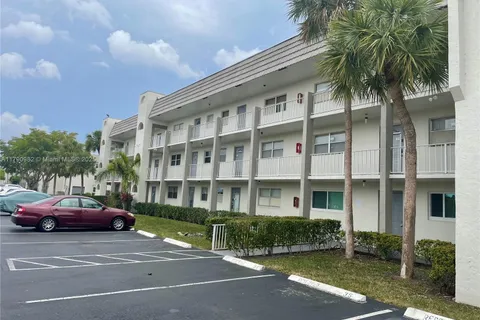 8280 Sunrise Lakes Blvd # 307, Sunrise FL 33322