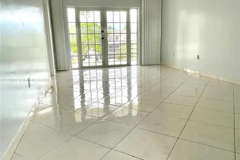 8280 Sunrise Lakes Blvd # 307, Sunrise FL 33322