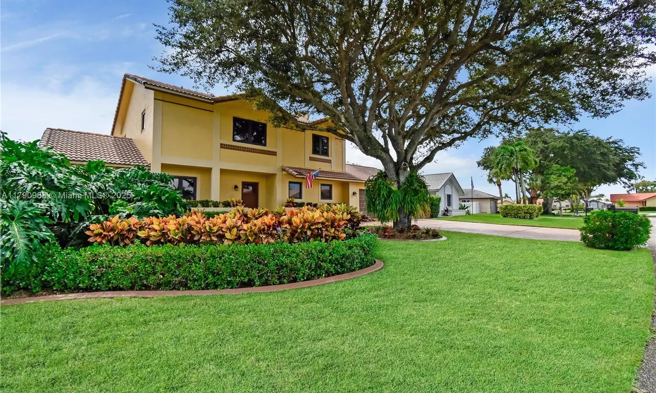 14950 Featherstone Way, Davie FL 33331