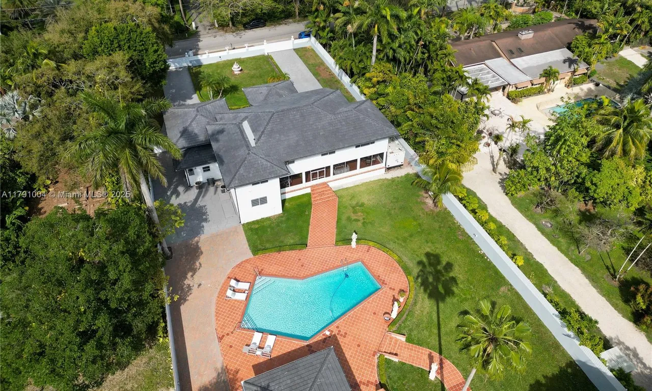 12040 SW 43rd St, Miami FL 33175