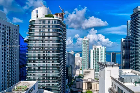 55 SW 9th St # 3509, Miami FL 33130