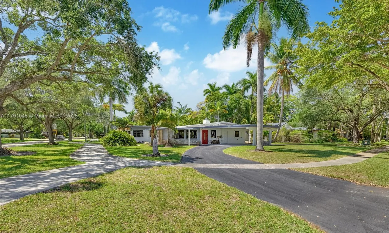 801 Orchid Dr, Plantation FL 33317