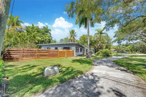 801 Orchid Dr, Plantation FL 33317