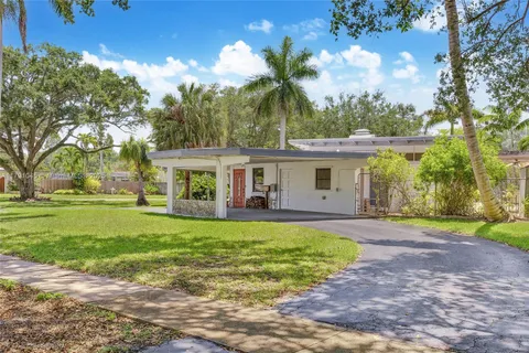 801 Orchid Dr, Plantation FL 33317