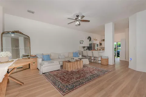 1966 SE 23rd Ter, Homestead FL 33035
