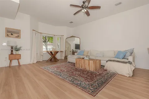 1966 SE 23rd Ter, Homestead FL 33035