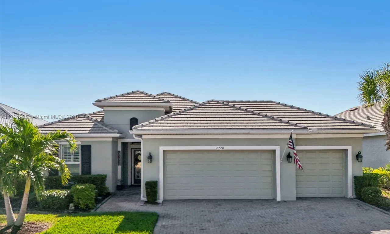 2720 Lambay Ct, Cape Coral FL 33991