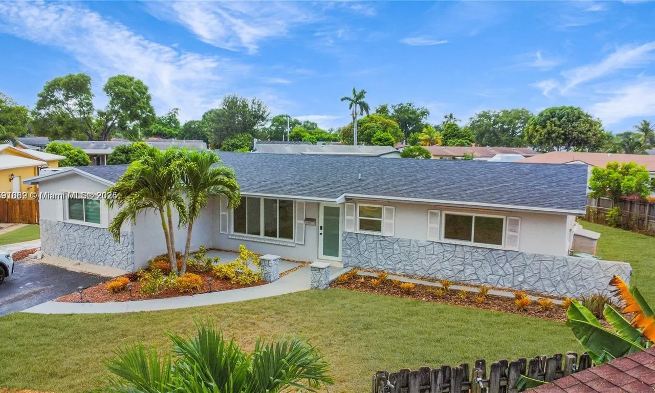 8441 NW 18th St, Pembroke Pines FL 33024