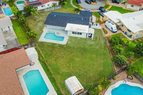 8441 NW 18th St, Pembroke Pines FL 33024