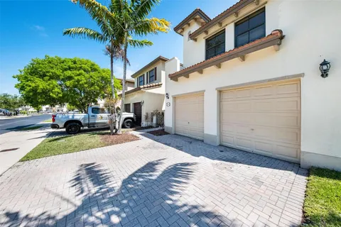 8904 SW 229th St, Cutler Bay FL 33190