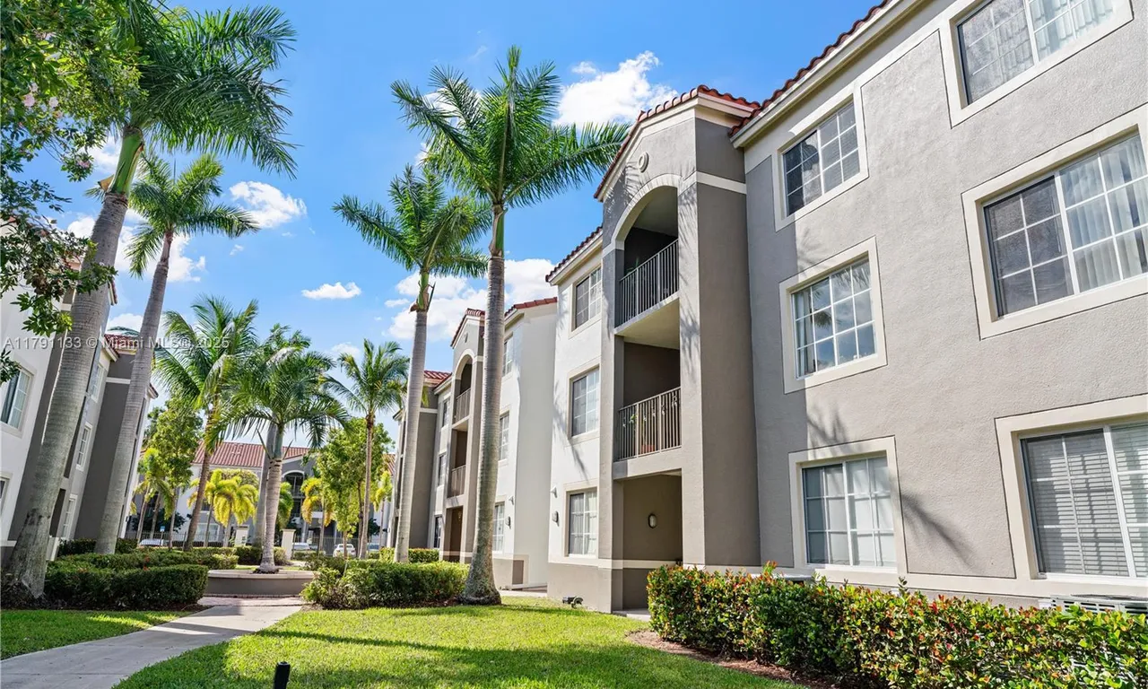 6851 SW 44th St # 209, Miami FL 33155