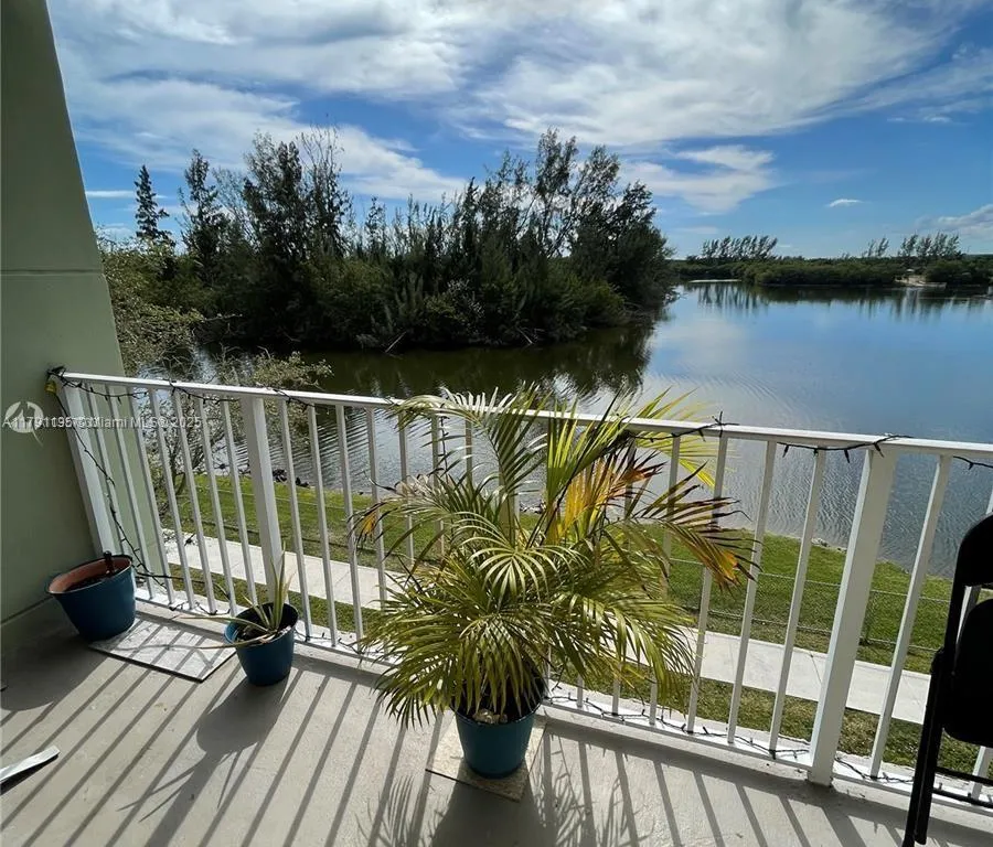 8240 SW 210th St # 214, Cutler Bay FL 33189