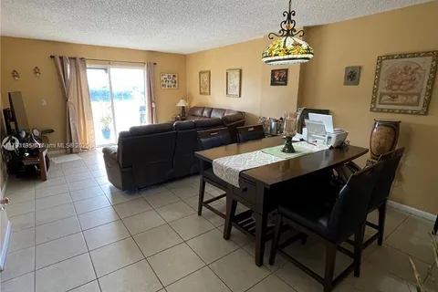 8240 SW 210th St # 214, Cutler Bay FL 33189