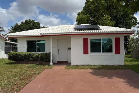 6807 NW 75th St, Tamarac FL 33321