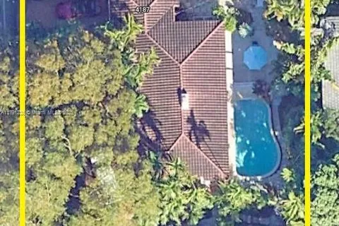 4187 S Le Jeune Rd, Miami FL 33133