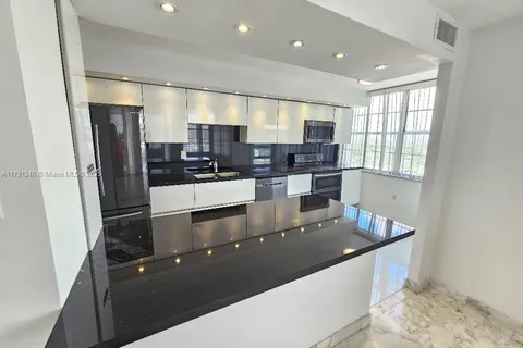 18051 Biscayne Blvd # 1704, Aventura FL 33160