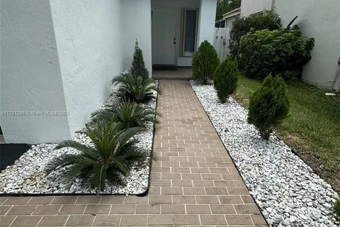 591 Talavera Rd, Weston FL 33326