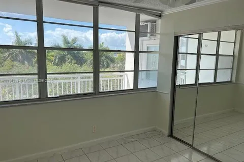 2025 NE 164th St # 418, North Miami Beach FL 33162