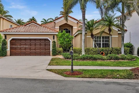 457 Cambridge Dr, Weston FL 33326
