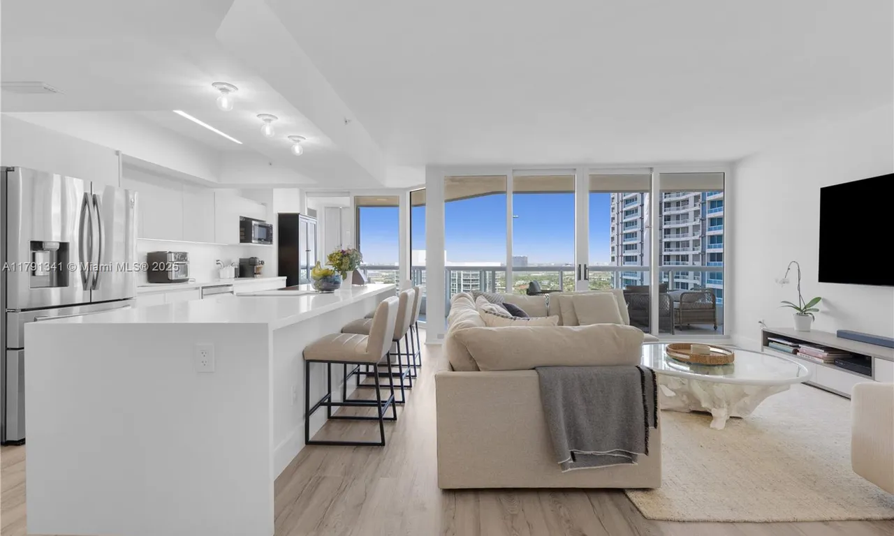 21055 Yacht Club Dr # 2203, Aventura FL 33180