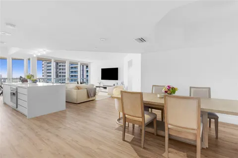 21055 Yacht Club Dr # 2203, Aventura FL 33180