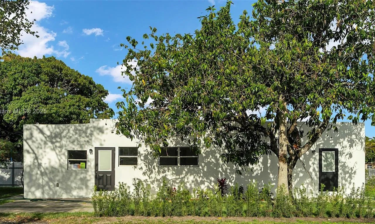 1046 Jann Ave, Opa-Locka FL 33054