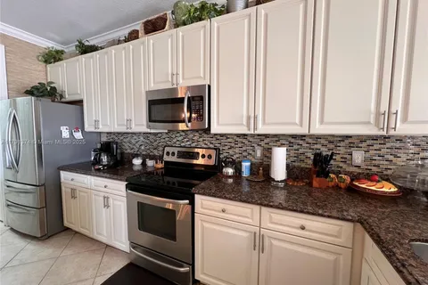 113 Bella Vista Way, Royal Palm Beach FL 33411