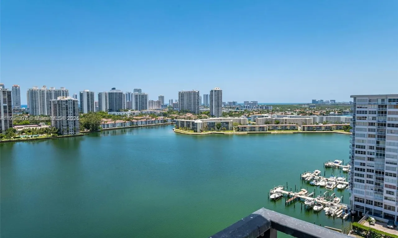 2780 NE 183rd St # 2106, Aventura FL 33160
