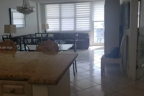 3725 S Ocean Dr # 1208, Hollywood FL 33019