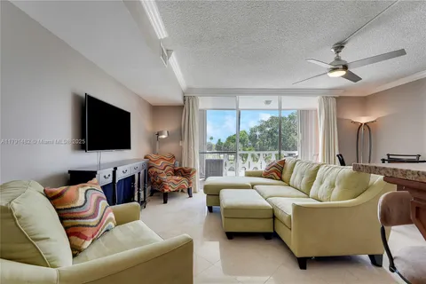 15 S Golfview Rd # 302, Lake Worth FL 33460