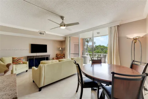 15 S Golfview Rd # 302, Lake Worth FL 33460