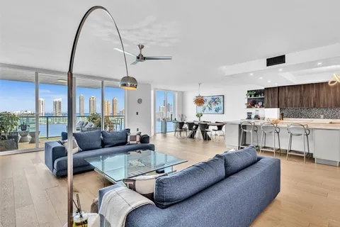 3201 NE 183rd St # 2102, Aventura FL 33160