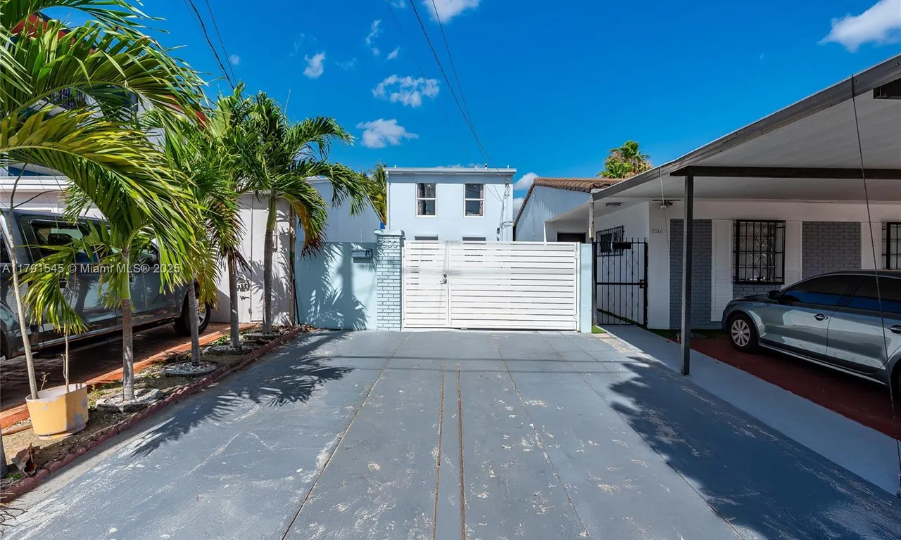 7000 W 15th Ct, Hialeah FL 33014
