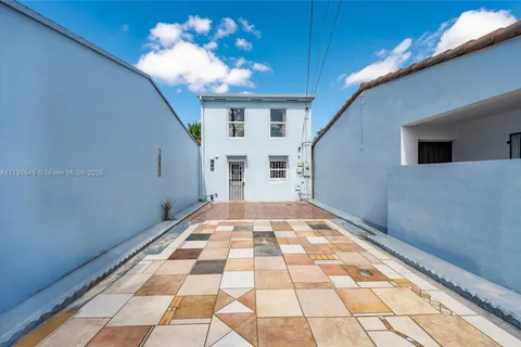 7000 W 15th Ct, Hialeah FL 33014