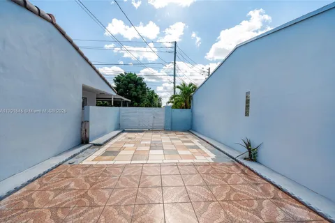 7000 W 15th Ct, Hialeah FL 33014