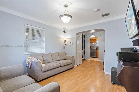 1245 NW 117th St, Miami FL 33167