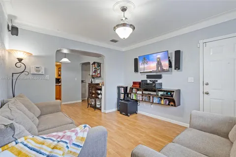 1245 NW 117th St, Miami FL 33167