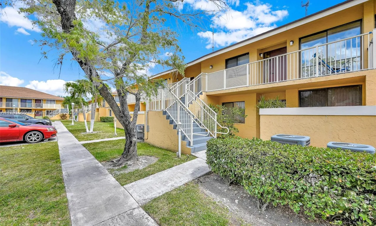 530 NW 214th St # 9, Miami Gardens FL 33169